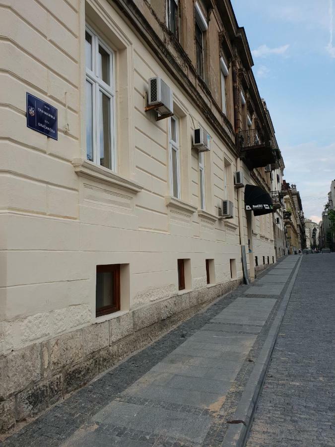 Booking En Suite Belgrado Exterior foto